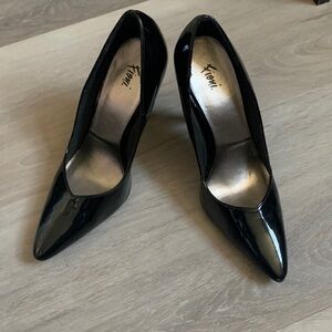Black patent 4in heels